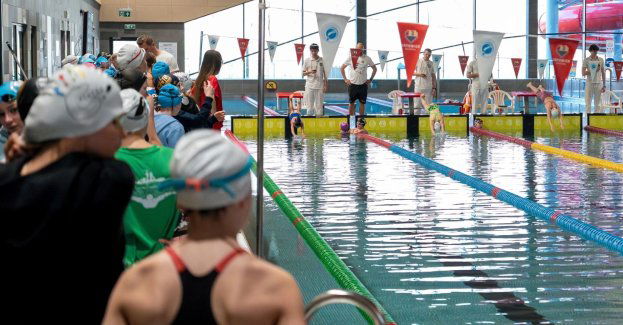 Basen, strefa rekreacyjna i sala sportowa w Kostuchnie