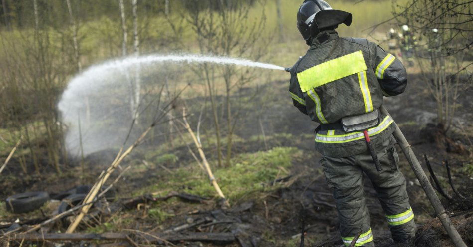 zdjęcie: Pożar nad Biebrzą - policja zbiera dowody do śledztwa ws. przyczyn i okoliczności / v11144368