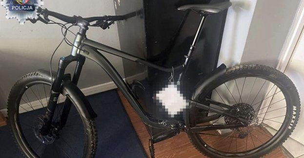 Policjanci odzyskali rower skradziony w Anglii i zatrzymali pasera