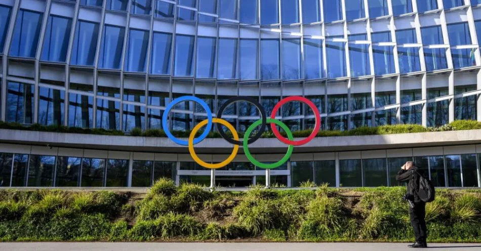 zdjęcie: Onet: MKOl reaguje w sprawie Radosława Piesiewicza; trzy scenariusze / Pierscienie olimpijskie przed Olympic House, siedzibą Międzynarodowego Komitetu Olimpijskiego (IOC), w Lozannie, Szwajcarii, 19 marca 2024. EPA/LAURENT GILLIERON Dostawca: PAP/EPA.