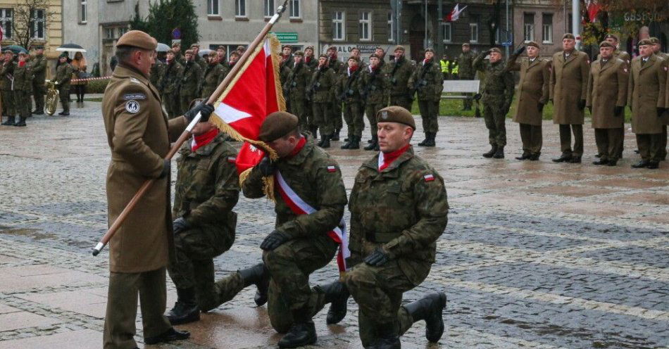 zdjęcie: 15. Lubuska Brygada Obrony Terytorialnej ma Chorągiew i dwa bataliony / fot. PAP