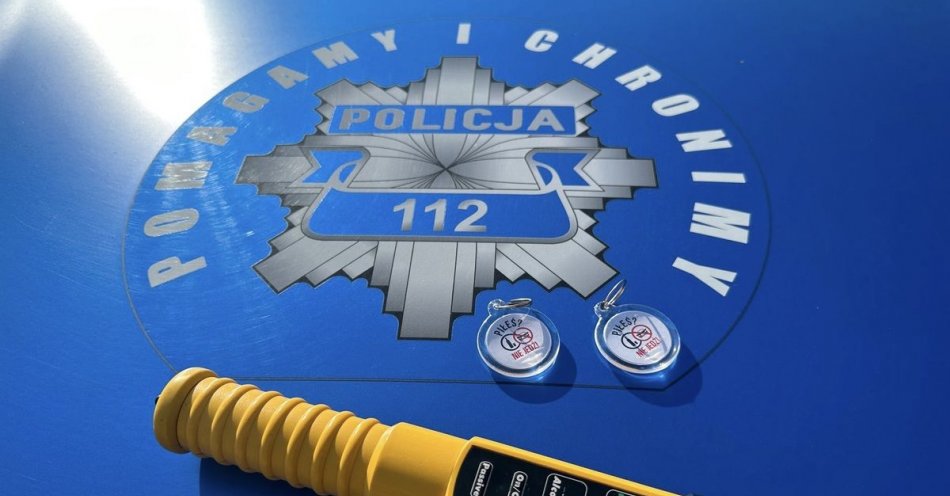 zdjęcie: 40-latek swoją podróż zakończył w przydrożnym rowie / fot. KPP Sejny