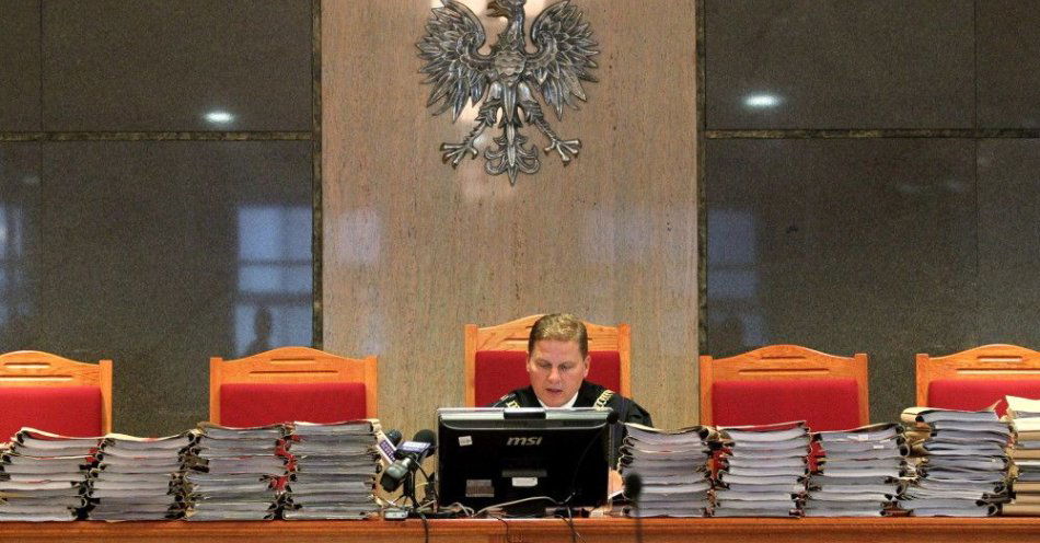 zdjęcie: Sędzia, który ma przeczytać 1,6 tys. tomów akt: nie jesteśmy przygotowani do takich spraw / Olsztyn, 30.08.2016. Sędzia Olgierd Dąbrowski-Żegalski podczas ogłaszania wyroku, 30 bm. w Sądzie Okręgowym w Olsztynie, ws. grupy Grzegorza M. ps. Predator, która odpowiadała za wyłudzenie ponad 40 mln zł VAT-u. (zuz) PAP/Tomasz Waszczuk *** UWAGA!!! ZAKAZ PUBLIKACJI WIZERUNKU I DANYCH OSOBOWYCH OSKARŻONEGO! ***