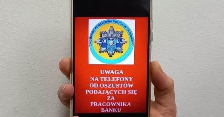 zdjęcie: Zainstalowała aplikacje – straciła oszczędności / fot. KPP w Trzebnicy
