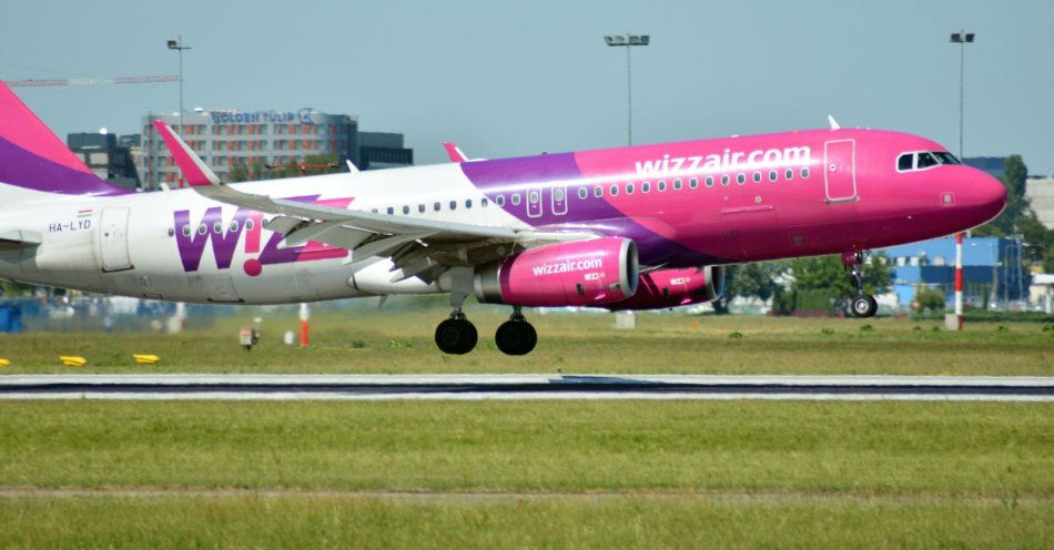 zdjęcie: Wizz Air zawiesza loty z Radomia do Larnaki; PPL liczy, że połączenie wróci w sezonie wakacyjnym / v19033614