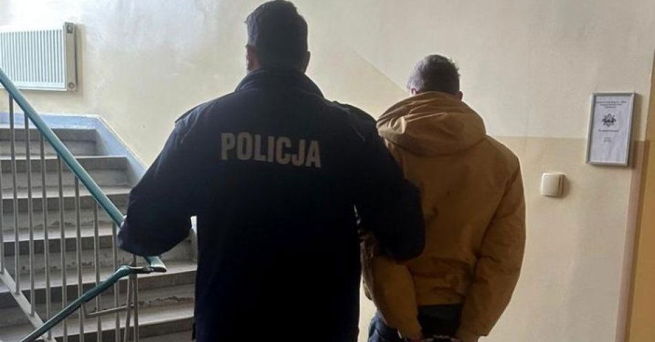zdjęcie: Negatywne emocje wyładował na zaparkowanych autach. Już usłyszał zarzuty / fot. KWP w Bydgoszczy
