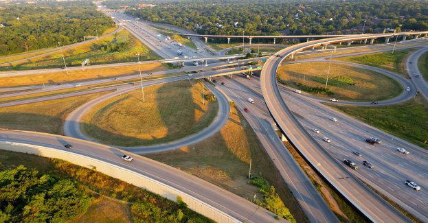 Po wypadku zablokowana obwodnica autostradowa miasta