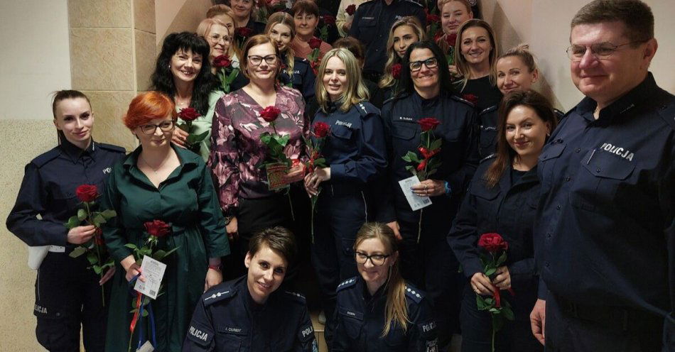 zdjęcie: Kobiety w mundurze świętowały Dzień Kobiet w Dębicy / fot. KPP w Dębicy fot. KPP Dębica