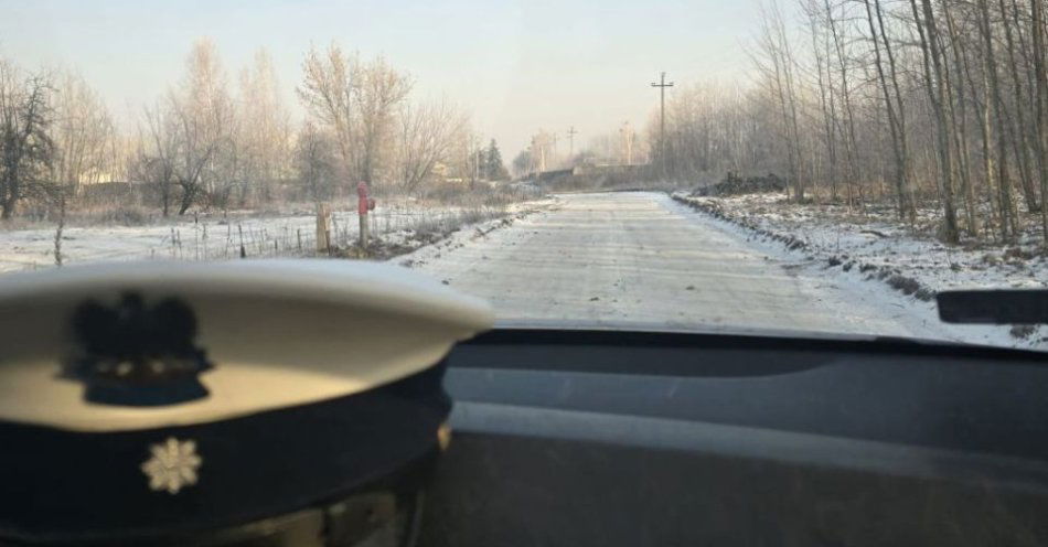 zdjęcie: Łowicz: policja apeluje o ostrożność na drogach zimą / fot. KPP w Łowiczu