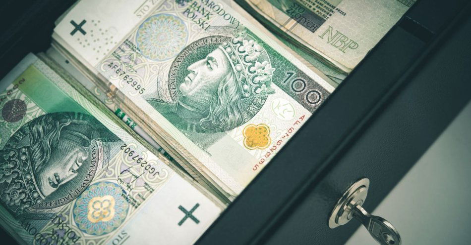 zdjęcie: 33-latek oskarżony o przywłaszczenie ponad 3 mln zł / v24517252