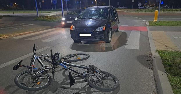 Zdarzenie osobówki z rowerzystami