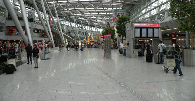 NASK ostrzega przed oszustami podszywającymi się pod porty lotnicze