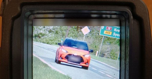 Zatrzymany przez policjantów kierowca Toyoty na jednej z ulic Milicza przekroczył dozwoloną prędkość jazdy aż o 60 km/h