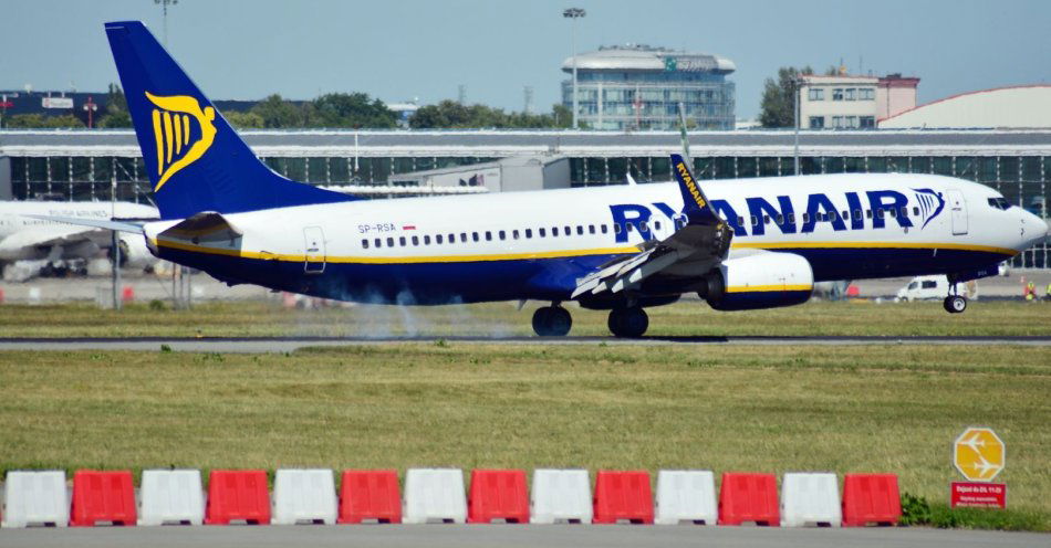 zdjęcie: Na lotnisku Katowice 10-milionowy pasażer Ryanaira / v44825609