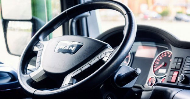 Śmiertelne potrącenie pieszego na dk 63; droga zablokowana