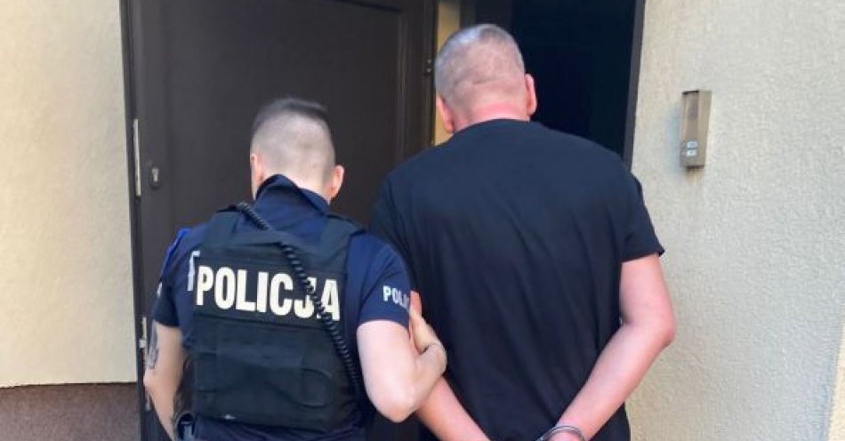 zdjęcie: Sprawca kolizji uciekł z miejsca zdarzenia. Podczas zatrzymania okazało się, że miał ponad 0,5 promila alkoholu w organizmie / fot. KMP w Gdyni