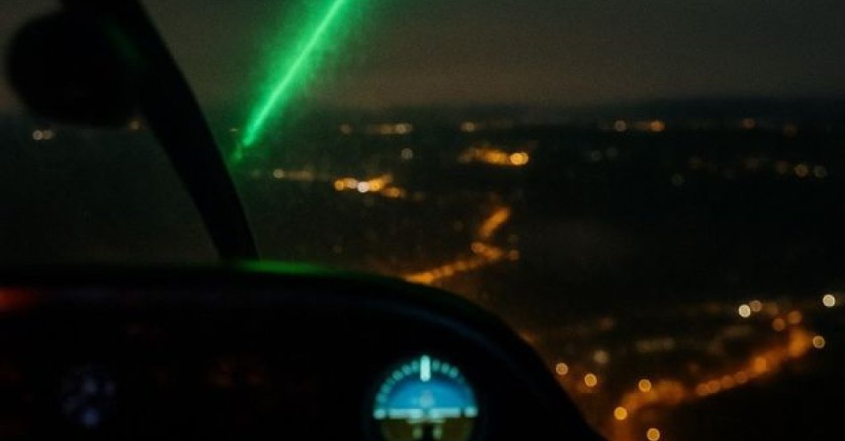 zdjęcie: Pilota oślepiła wiązka lasera podczas nocnego szkolenia / fot. KMP w Nowym Targu