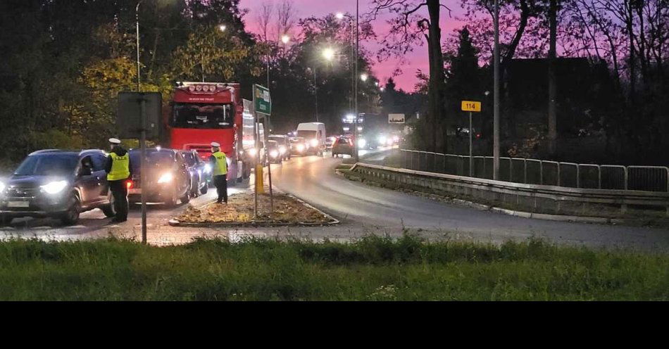 zdjęcie: Wojewódzkie kontrole w Policach: alkohol narkotyki i ECO CAR / fot. KPP w Policach
