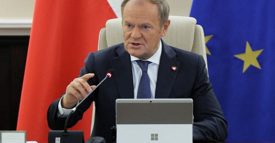 zdjęcie: Premier o Ziobrze: po raz pierwszy w historii b. szef MS podejrzany m.in. o kierowanie grupą przestępczą / Warszawa, 28.10.2025. Premier Donald Tusk podczas posiedzenia rządu w KPRM w Warszawie, 28 bm. Rada Ministrów zajmie się m.in. zmianami w Programie Ochrony Ludności i Obrony Cywilnej na lata 2025-2026, które mają pozwolić na zakup większej ilości sprzętu. (mr) PAP/Paweł Supernak