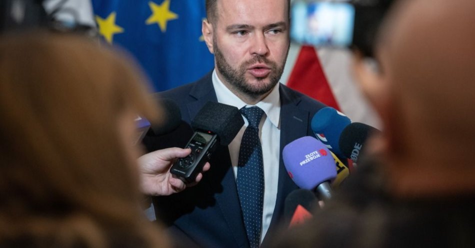 zdjęcie: Wojewoda lubelski rozważa zawiadomienie do prokuratury po konferencji PiS / fot. PAP