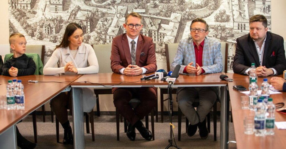 zdjęcie: Terapia celowana wozorytydem dla dzieci z achondroplazją dostępna w USK / fot. PAP