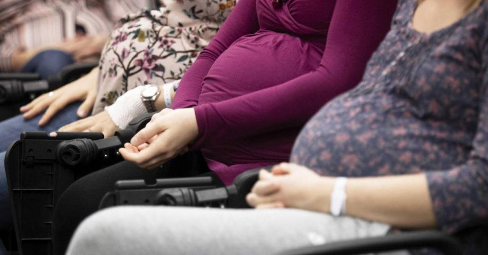 zdjęcie: Zbyt krótki sen matki w ciąży zaburza rozwój dziecka / fot. PAP