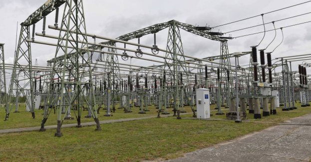 Od niedzieli niższe ceny prądu m.in. dla firm i samorządów
