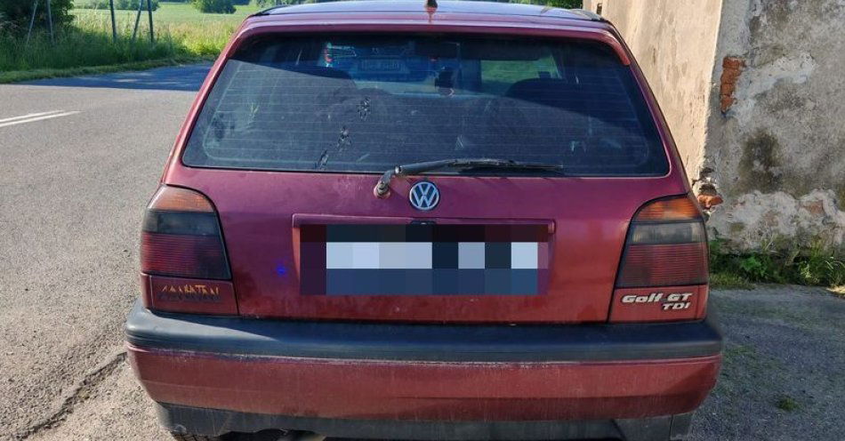 zdjęcie: Niebezpieczna jazda i brak dokumentów. 31-letni obywatel Gruzji zatrzymany przez dzierżoniowską Policję / fot. KPP w Dzierżonowie