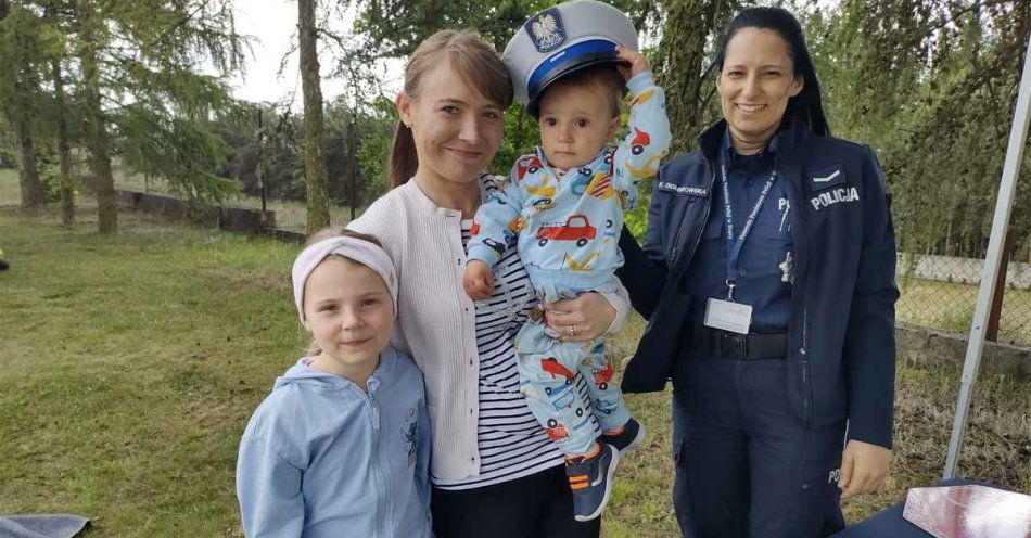 zdjęcie: Policjanci na piknikach z okazji Dnia Dziecka - Młodojewo, Giewartów, Słupca / fot. KPP Słupca