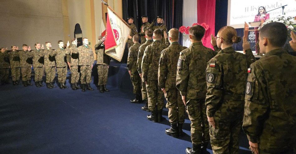 zdjęcie: Ślubowanie kadetów i odznaczenia w Lubaniu. Duma i służba / fot. KPP w Lubaniu