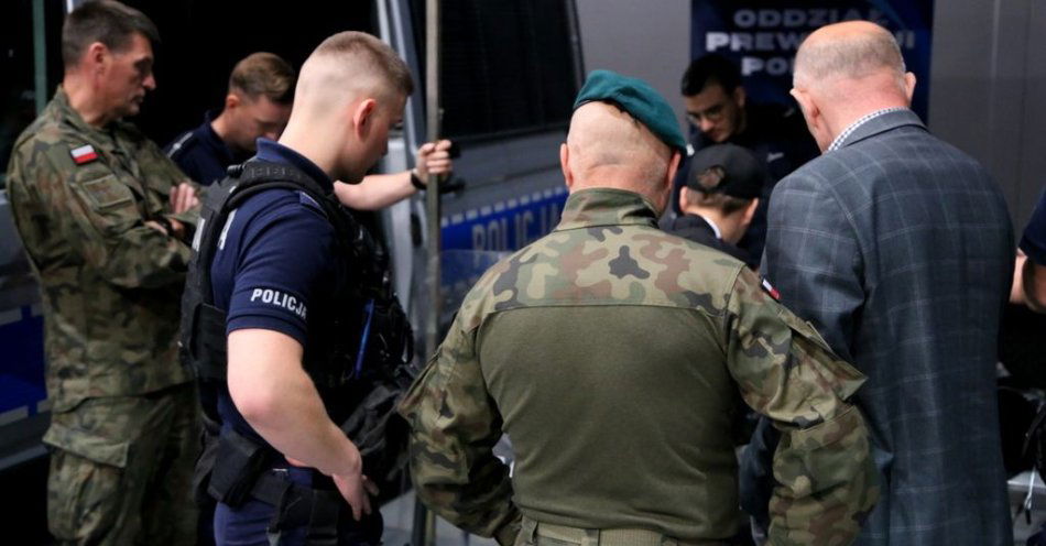 zdjęcie: Bydgoscy policjanci wśród wystawców na Międzynarodowych Targach Bezpieczeństwa i Obronności „LOGIS-MIL 2025” / fot. KWP w Bydgoszczy