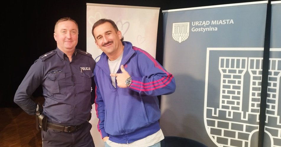 zdjęcie: Michał Koterski o walce z uzależnieniem na spotkaniu w Gostyninie / fot. KPP w Gostyninie