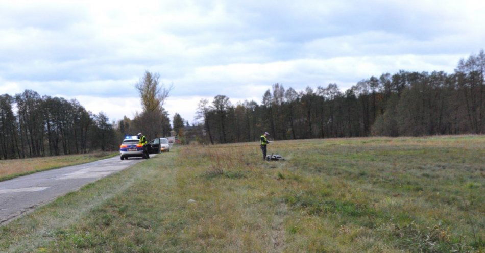 zdjęcie: Zdarzenie drogowe z udziałem nastoletniego motocyklisty / fot. KPP w Pabianicach