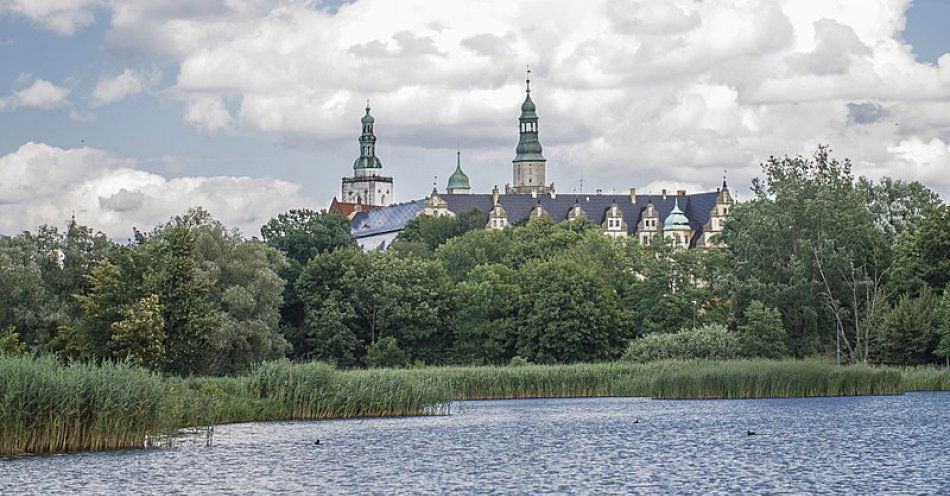 zdjęcie: Oleśnica: miasto na szlaku Widawy / By Marek Śliwecki - Own work [CC BY-SA 4.0 DEED (https://creativecommons.org/licenses/by-sa/4.0/)], via Wikimedia Commons