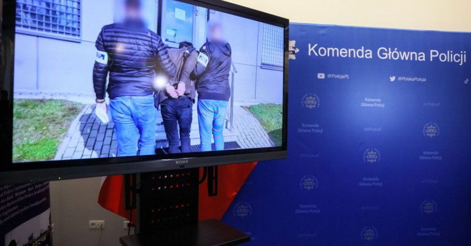 zdjęcie: Policjanci CBZC zatrzymali 44 osoby w śledztwie dot. seksualnego wykorzystywania dzieci / fot. PAP