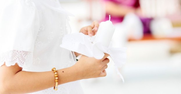 Chciała sprzedać albę komunijną, straciła 2500 złotych