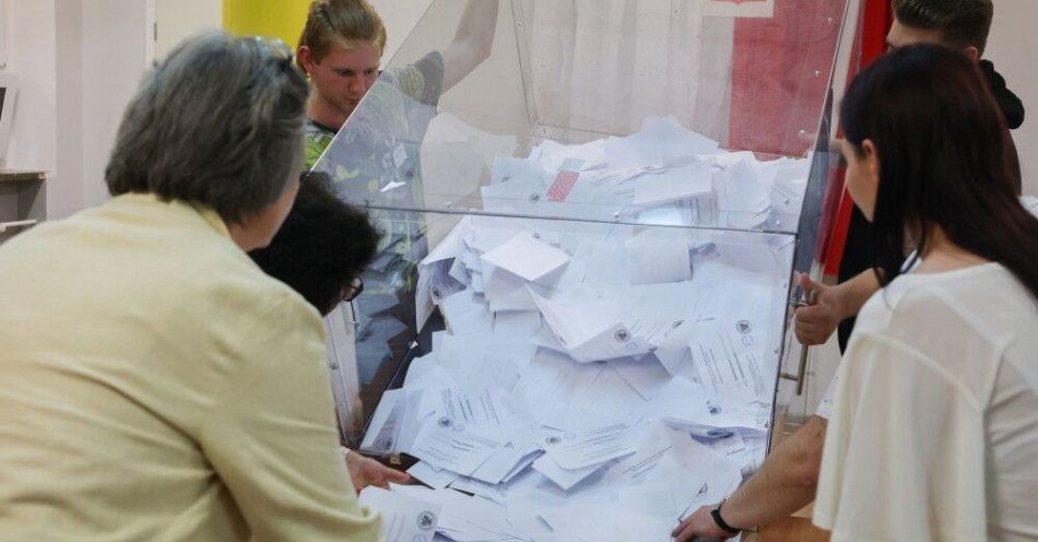 zdjęcie: Tylko w pięciu województwach frekwencja nie przekroczyła 70 proc. / fot. PAP