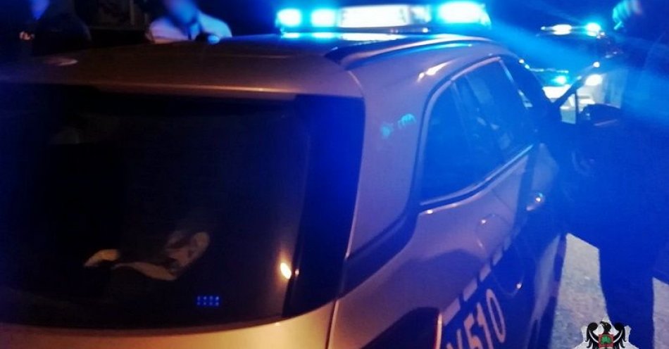 zdjęcie: 28-latek zatrzymany przez policjantów prewencji na zakazie sądowym / fot. KMP w Wałbrzychu