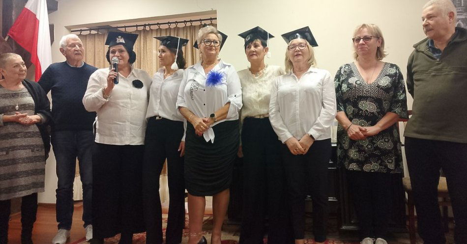 zdjęcie: Seniorzy uczą się bezpiecznych decyzji w Aleksandrowie / fot. KPP Aleksandrów