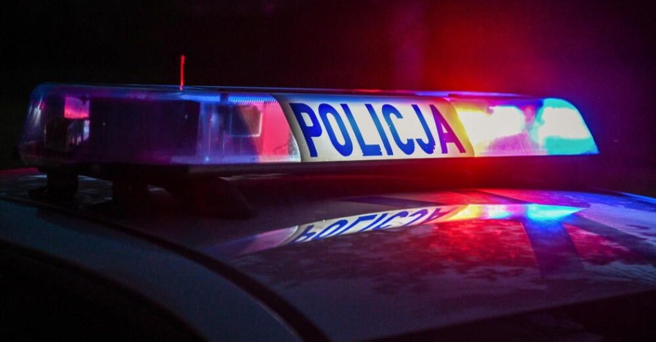 zdjęcie: W Sanoku podczas interwencji policjanci oddali strzał; nie żyje agresywny mężczyzna / Rzeszów, 01.08.2025. Policyjny radiowóz w Rzeszowie, 1 bm. PAP/Darek Delmanowicz