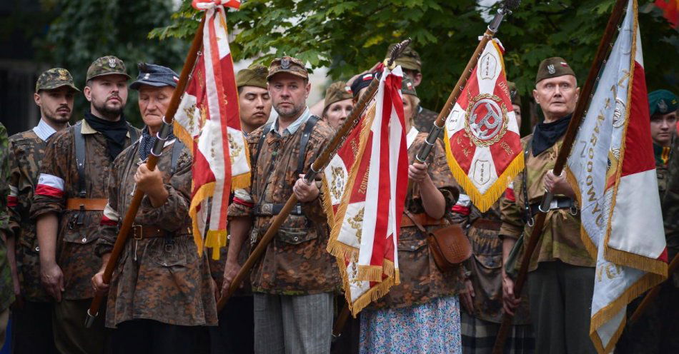 zdjęcie: Ulicami Woli przeszedł marsz upamiętniający zamordowanych mieszkańców tej dzielnicy / fot. PAP