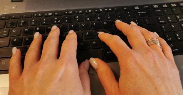 Chciała sprzedać zabawkę na portalu sprzedażowym, a straciła  1000 zł