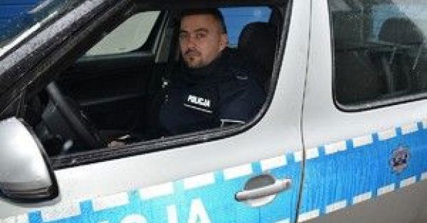 Ostrowscy dzielnicowi pomogli 66-latce. Warunki w jakich kobieta mieszkała zagrażały jej zdrowiu i życiu