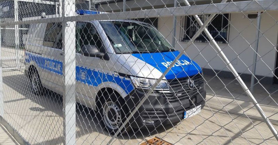 zdjęcie: Kierował mimo sądowego zakazu i usłyszał wyrok w trybie przyspieszonym / fot. KMP w Jeleniej Górze