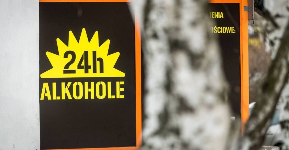 zdjęcie: 1 stycznia w górę idzie akcyza na alkohol i papierosy / fot. PAP