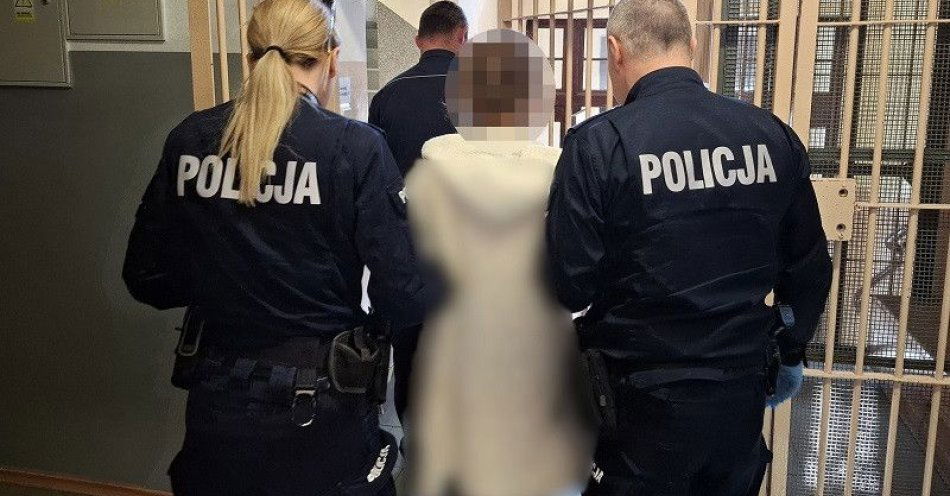 zdjęcie: Policja w Lęborku zatrzymała poszukiwaną kobietę i mężczyznę / fot. KPP w Lęborku