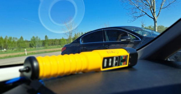 Nietrzeźwa i bez uprawnień zakończyła podróż w rowie