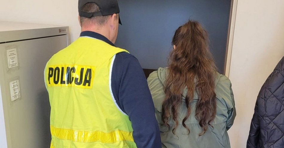 zdjęcie: Nieuczciwa klientka już usłyszała zarzut / fot. KWP w Bydgoszczy