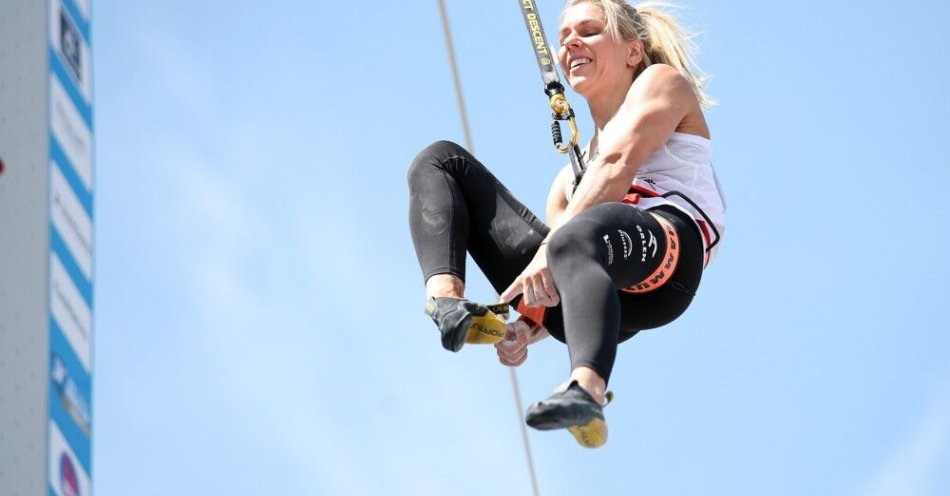 zdjęcie: PŚ we wspinaczce sportowej - Aleksandra Mirosław wygrała w Chamonix i została liderką cyklu / fot. PAP