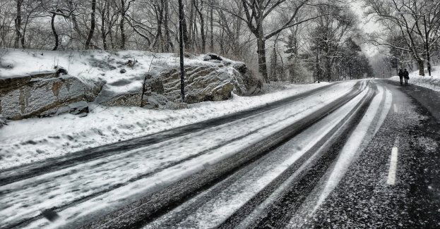IMGW ostrzega przed oblodzeniem dróg i chodników w powiecie mogileńskim